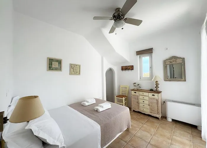 Sunny House * Pounda